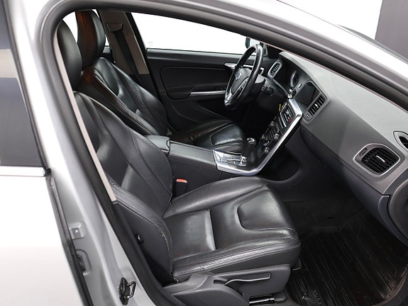 Volvo V60 15 of 23