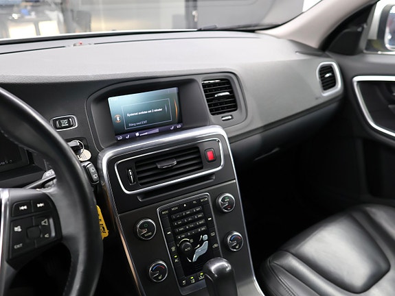 Volvo V60 11 of 23