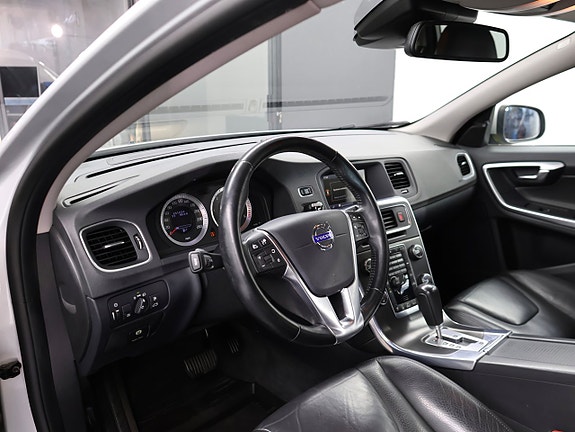Volvo V60 8 of 23