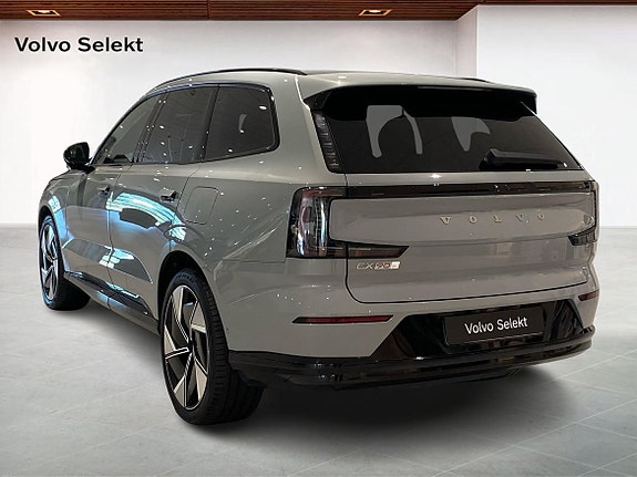 Volvo EX90 2 of 5