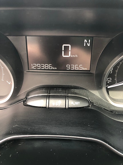Peugeot 2008 7 of 9
