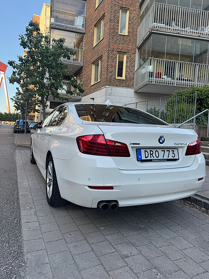 BMW 520d 3 of 5