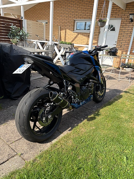 Suzuki GSX-S750 2 of 3