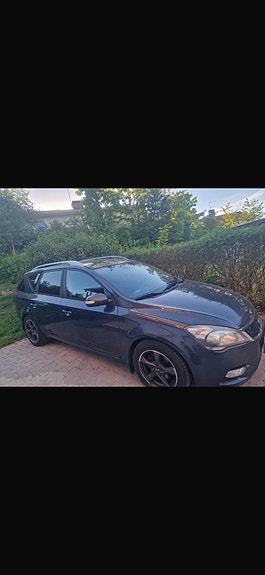 Kia Ceed 3 of 5