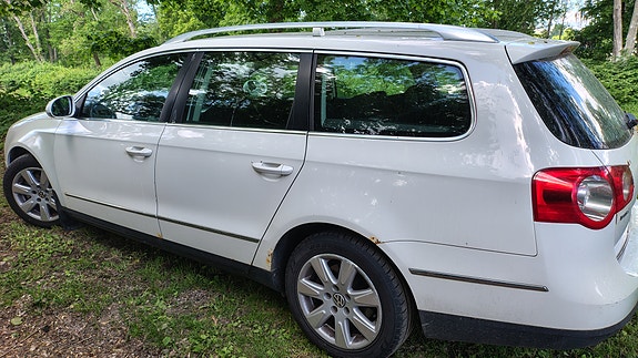 Volkswagen Passat 3 of 5