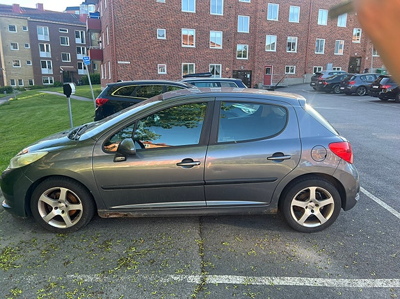 Peugeot 207 3 of 5