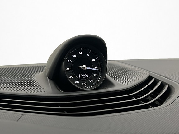 Porsche Taycan 21 of 30