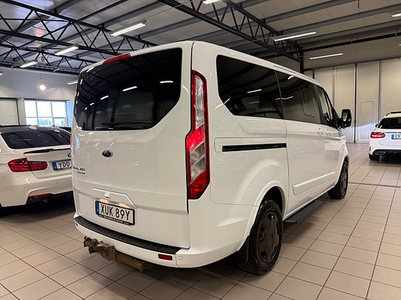 Ford Custom Tourneo 10 of 24