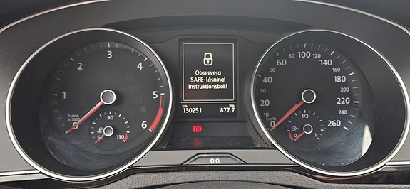 Volkswagen Passat 3 of 5
