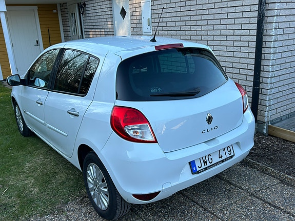 Renault Clio 2 of 5