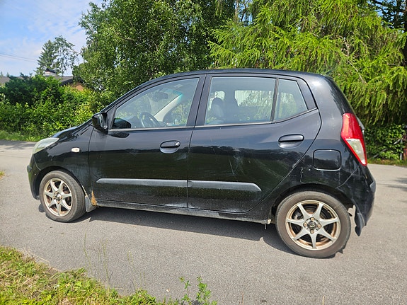 Hyundai i10 4 of 6
