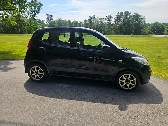 Hyundai i10 3 of 6