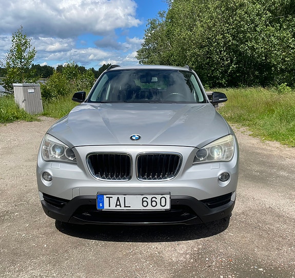 BMW X1 3 of 5