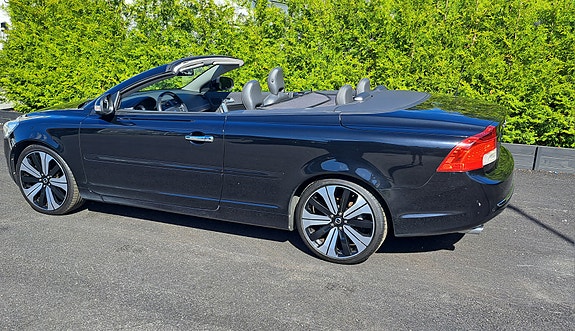 Volvo C70 3 of 5