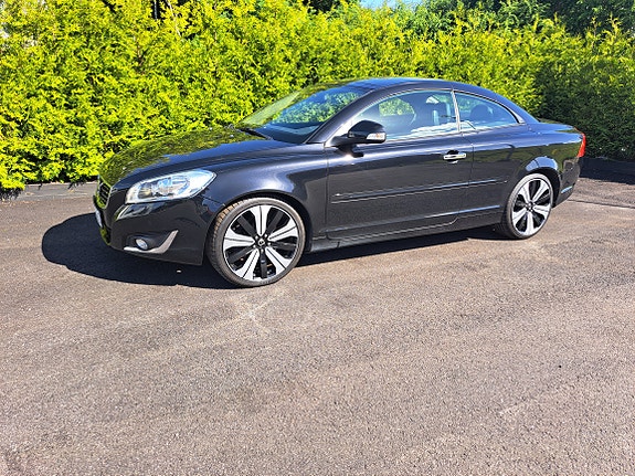 Volvo C70 2 of 5