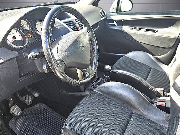 Peugeot 207 7 of 9