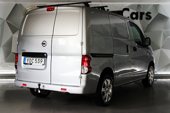 Nissan NV200 4 of 5
