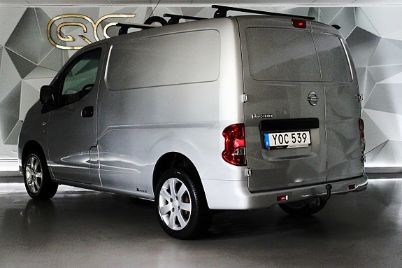 Nissan NV200 3 of 5