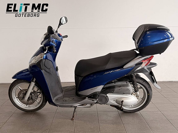 Honda SH300 | ABS | Nyservad | Nytt bakdäck 5 of 9