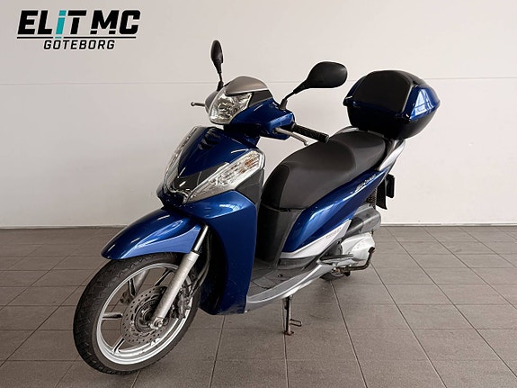 Honda SH300 | ABS | Nyservad | Nytt bakdäck 6 of 9
