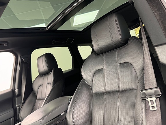 Land Rover Range Rover Sport 9 of 16