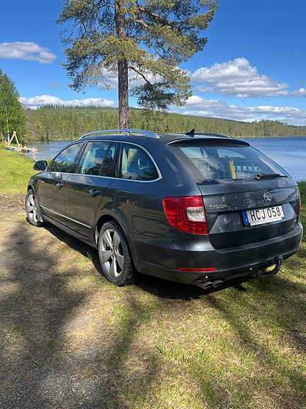 Skoda Superb 3 of 4