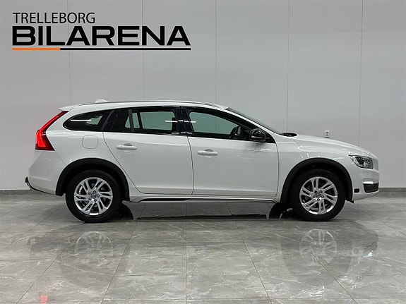 Volvo V60 Cross Country 5 of 5
