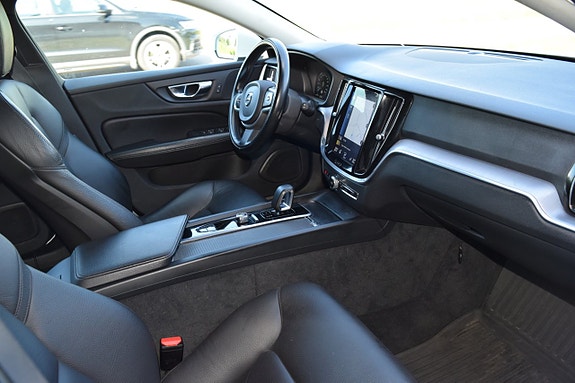 Volvo V60 10 of 14