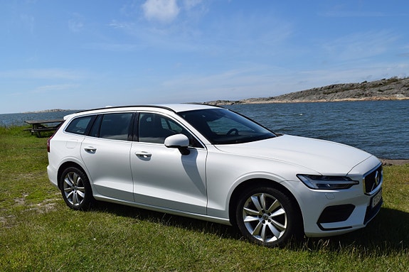 Volvo V60 2 of 14