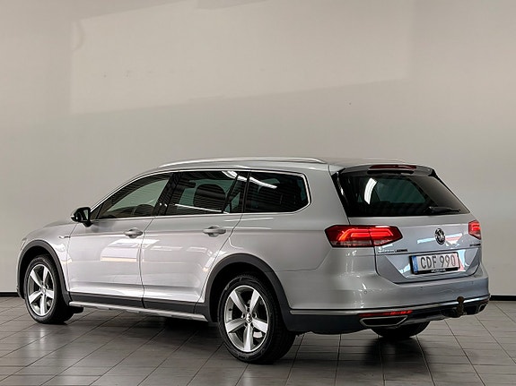 Volkswagen Passat Alltrack 4 of 5