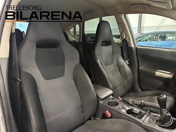 Subaru Impreza 14 of 21