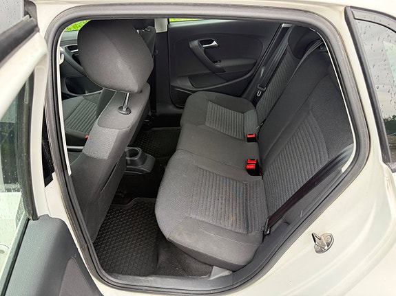 Volkswagen Polo 10 of 16