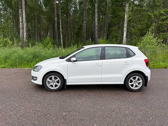 Volkswagen Polo 2 of 5