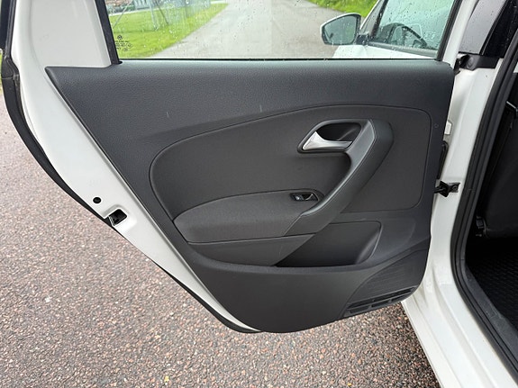 Volkswagen Polo 11 of 16