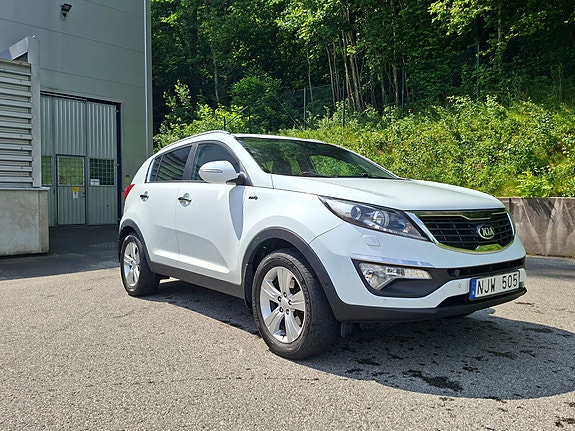 Kia Sportage 2 of 7
