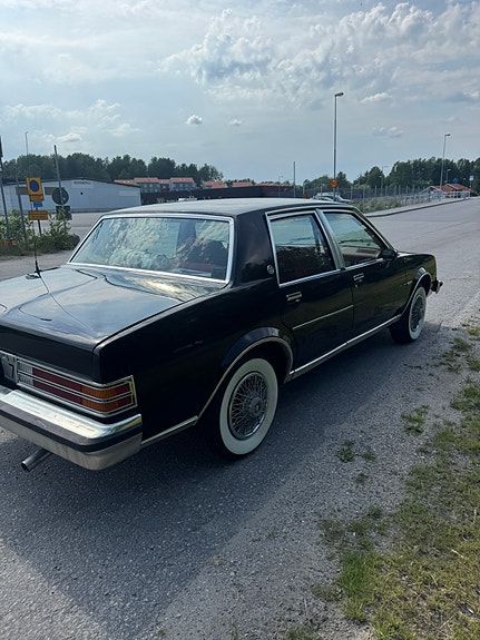 Buick Skylark 4 of 5