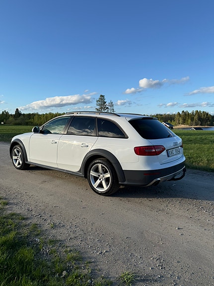 Audi A4 allroad 4 of 5