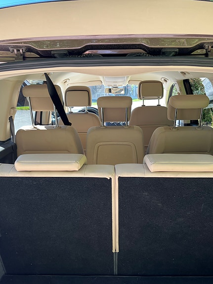 Volkswagen Touran 3 of 5