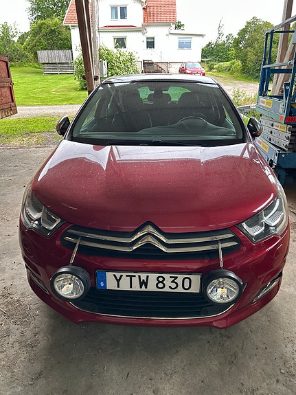 Citroen C4 2 of 2