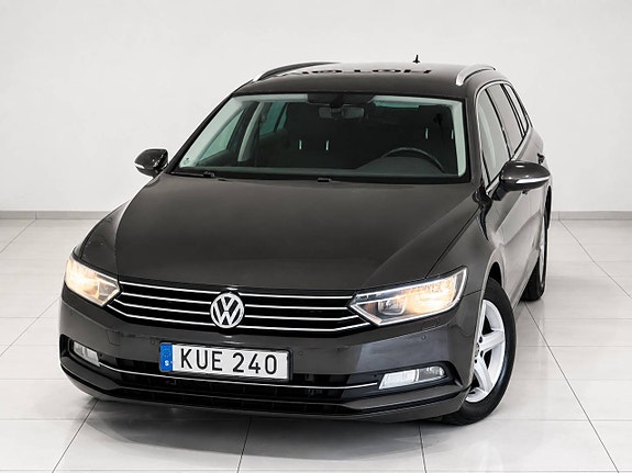 Volkswagen Passat 2 of 5