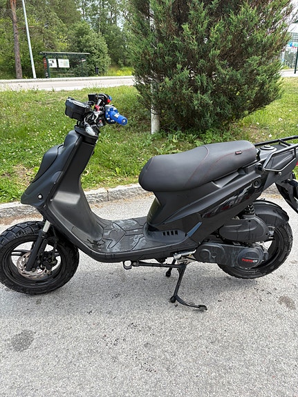 Pgo Big Max 2 of 4
