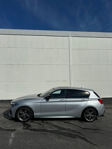 BMW M140i 2 of 5