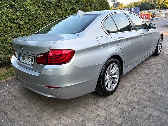 BMW 530d 4 of 5