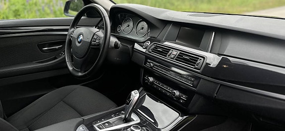 BMW 520d 4 of 5
