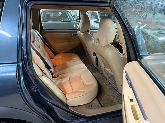 Volvo XC70 9 of 13