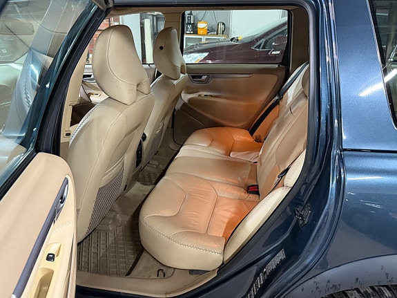 Volvo XC70 10 of 13