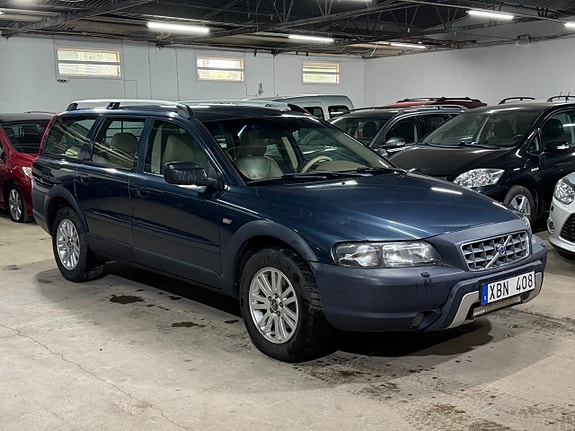 Volvo XC70 2 of 5