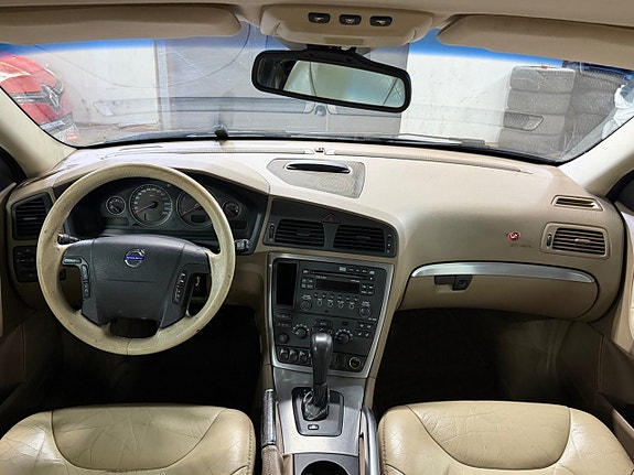 Volvo XC70 11 of 13