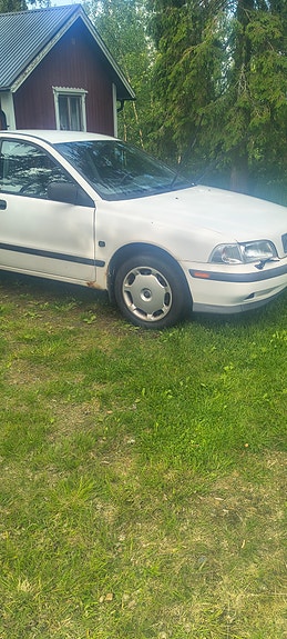 Volvo S40 2 of 4