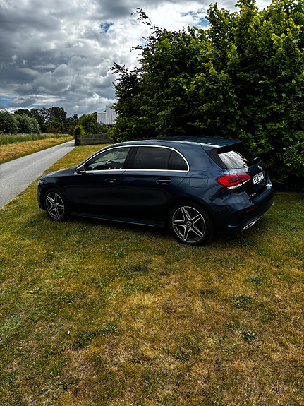 Mercedes-Benz A250 e 3 of 5